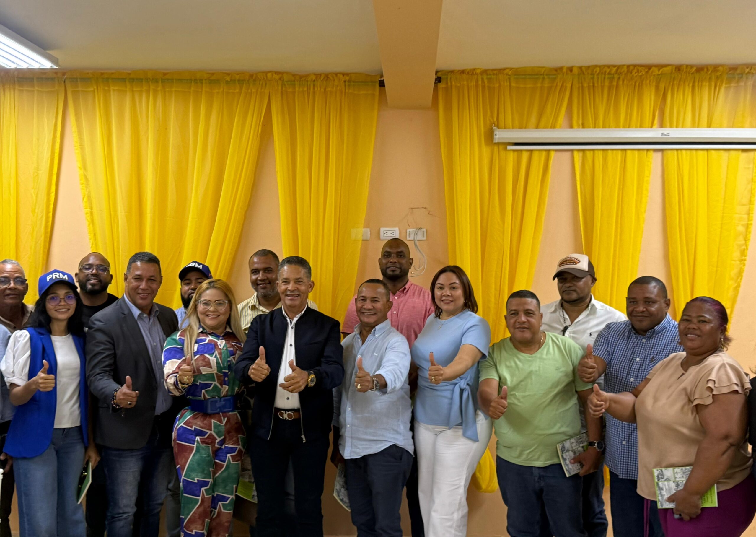 Rudys Fernández desarrolla recorrido político y mediático promoviendo visión del PRM en el 2028