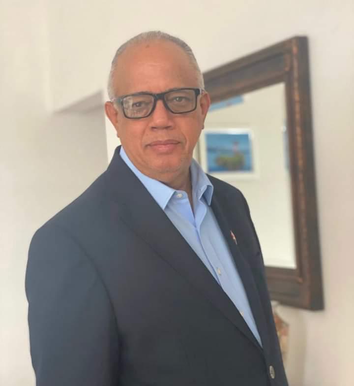 Cancelan a exsenador Yayo Matías de la Oficina Senatorial de Valverde
